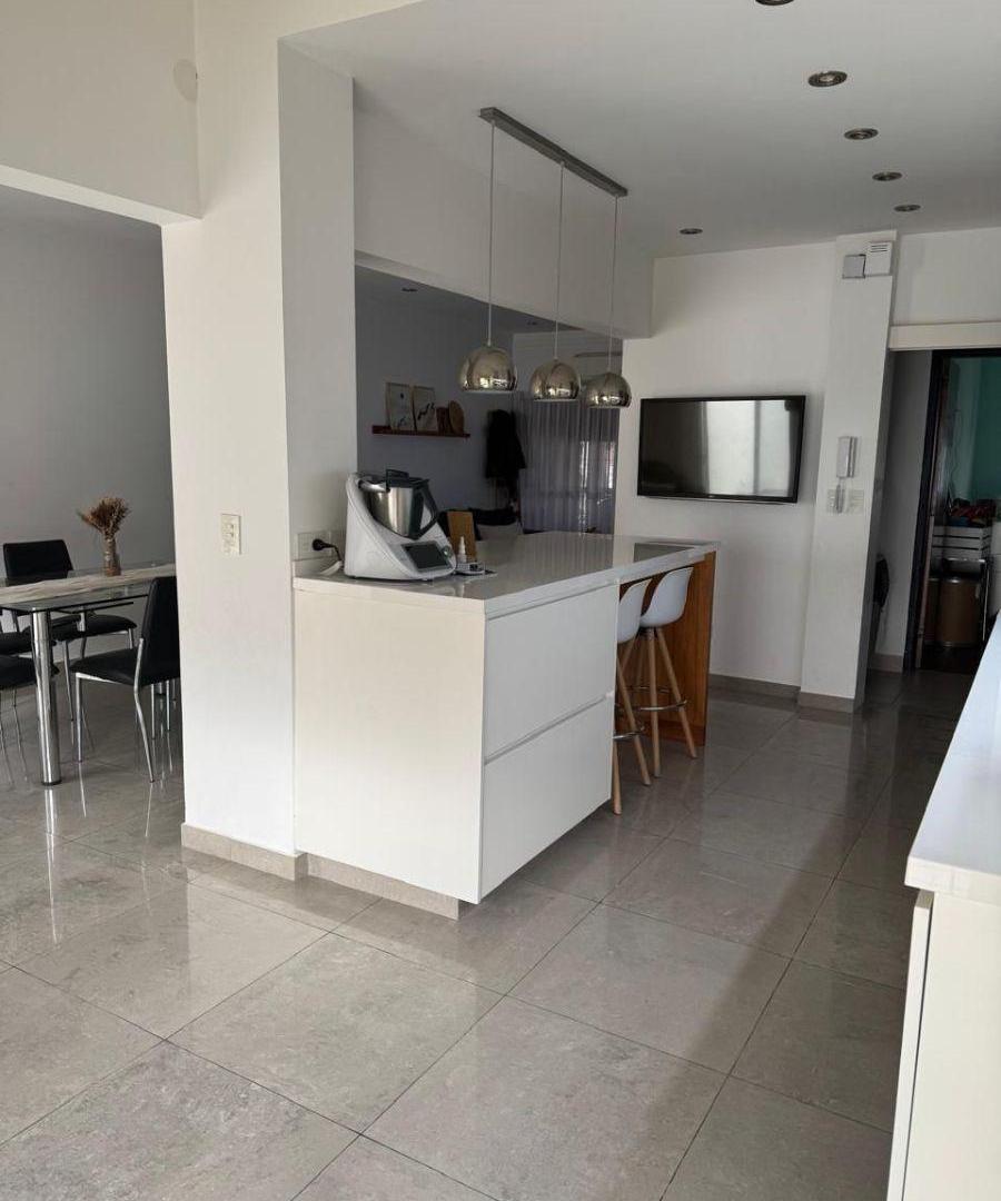 Casa reciclada-Venta-Ciudad Jardin