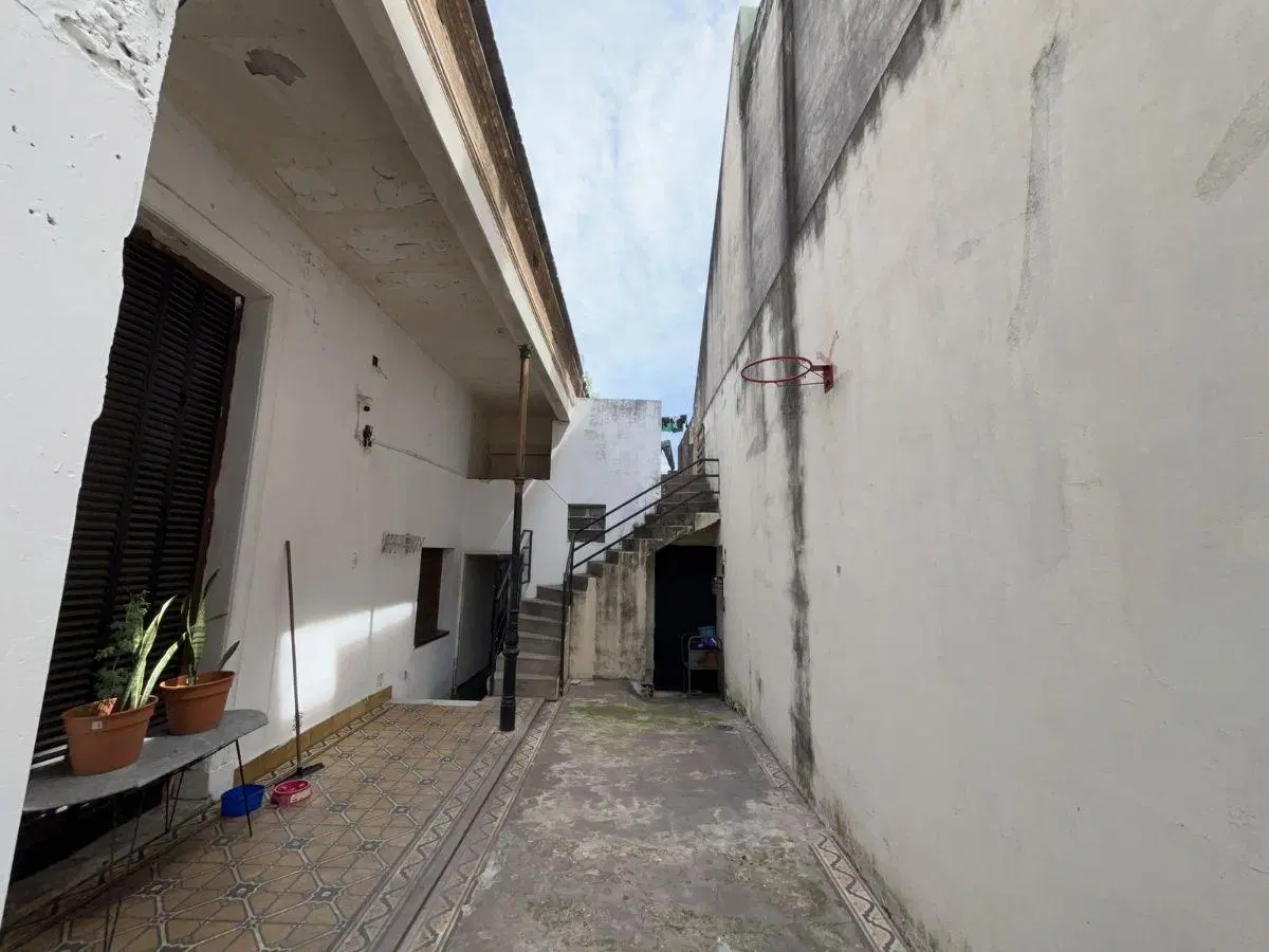 Casa a reciclar- Lote propio-Venta-Parque Chacabuco 4