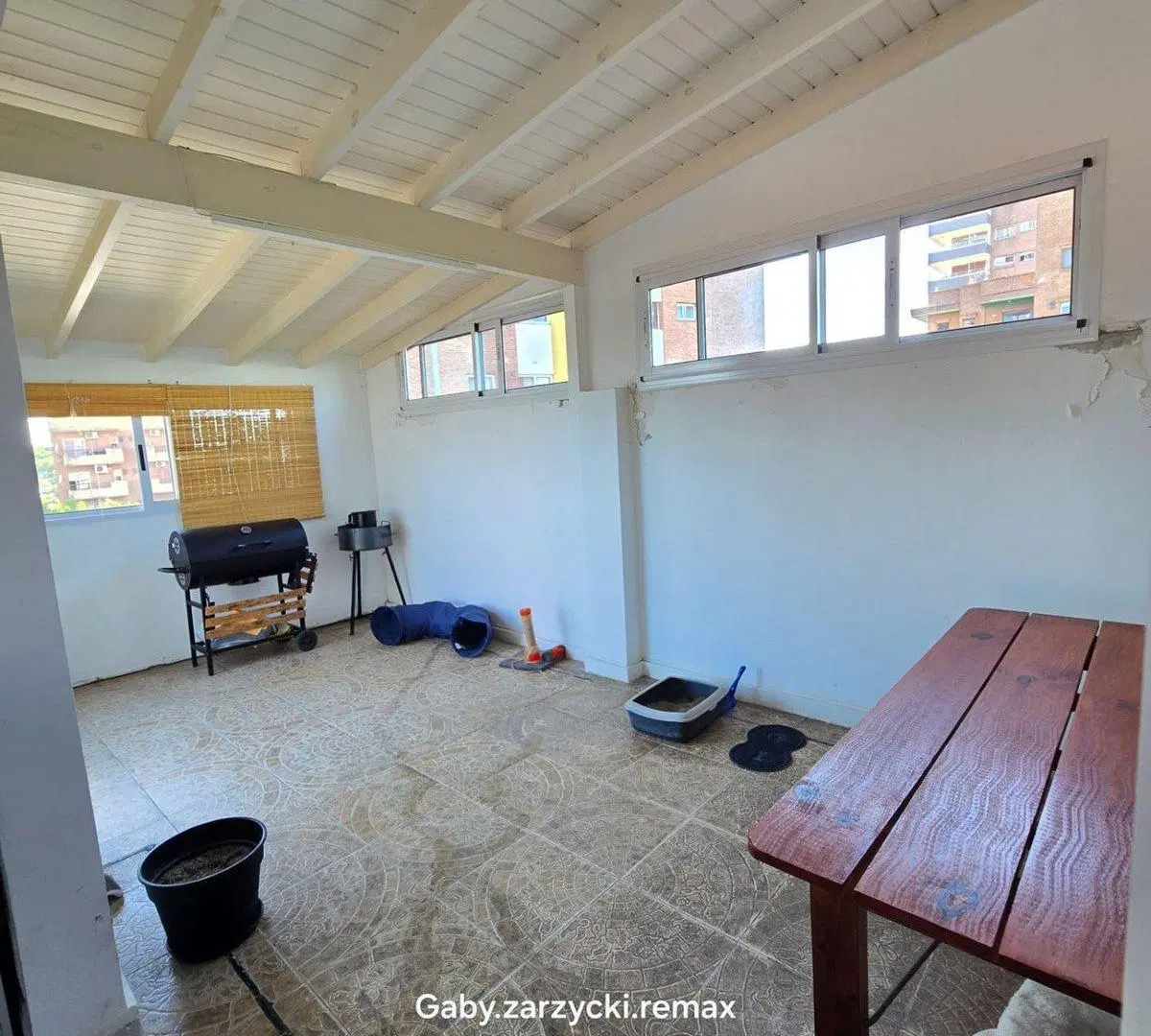Moderno Dpto Duplex en Victoria: Amplitud y diseño 4