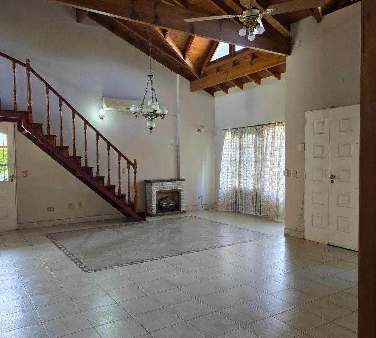 VENTA CASA 3 DORMITORIOS, PARQUE QUINCHO PARRILLA 3