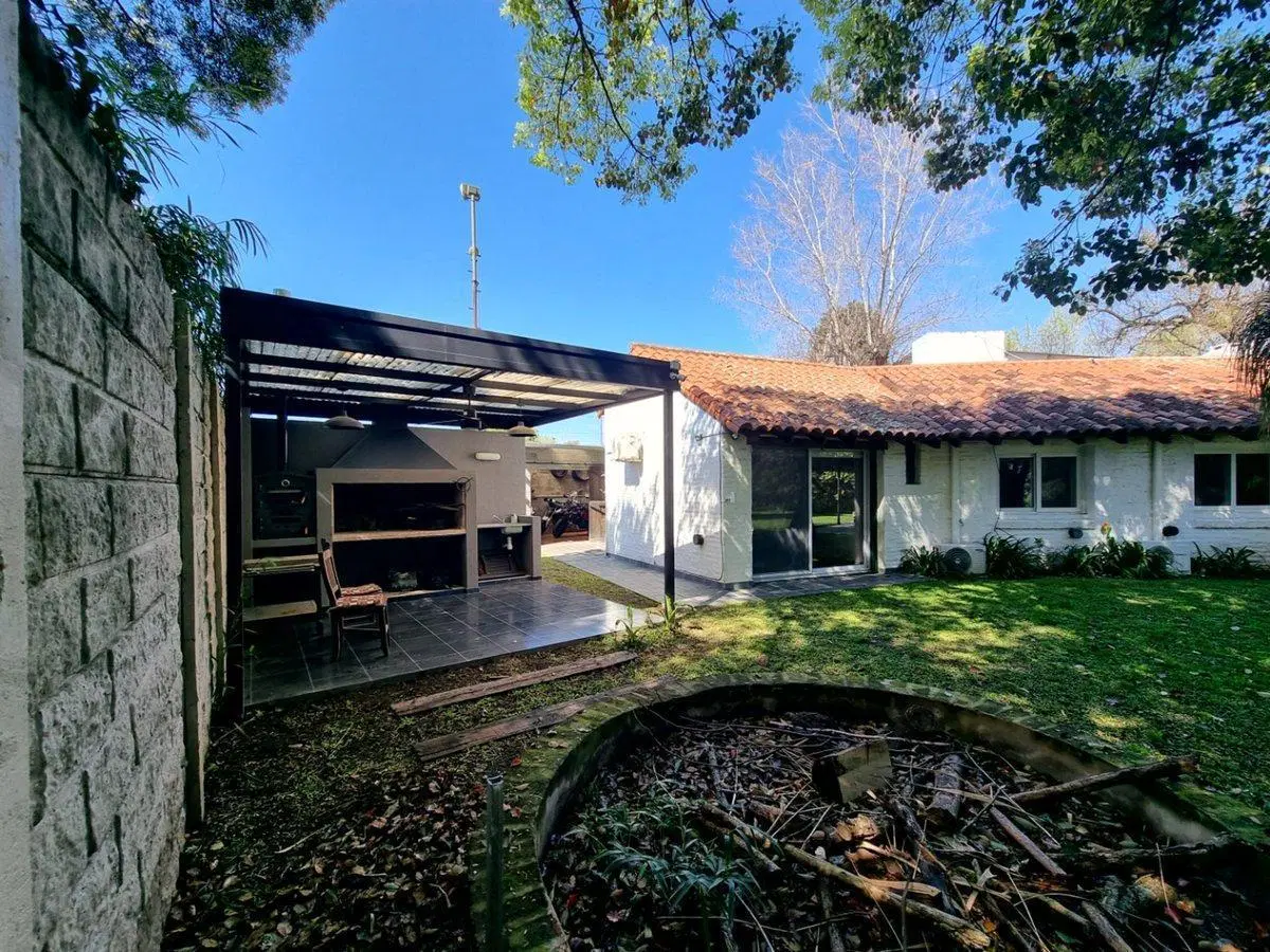 Venta Casa con terreno de 1.800m², Pablo Nogues. 5