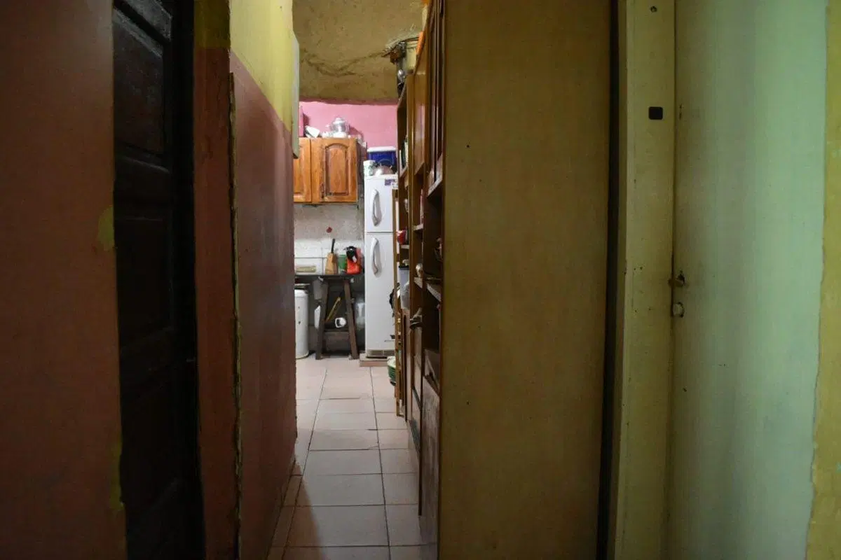 SE VENDE CASA CON LOCAL EN MERLO 2