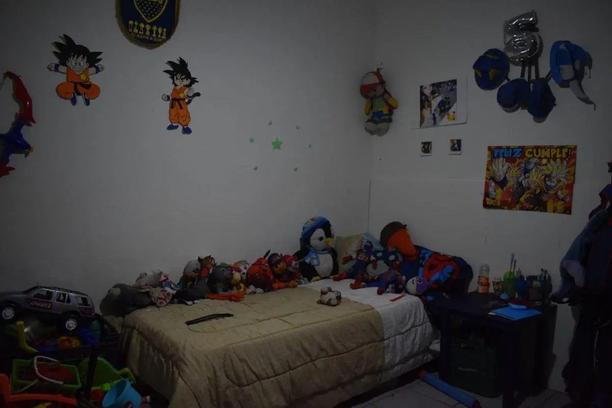 SE VENDE CASA CON LOCAL EN MERLO 5