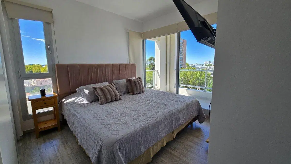 Venta Exclusivo Departamento frente al rio Tigre 3