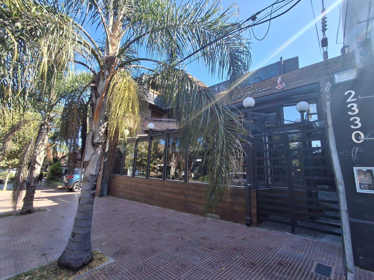 Venta local 390 mts2 en Punta Chica Victoria