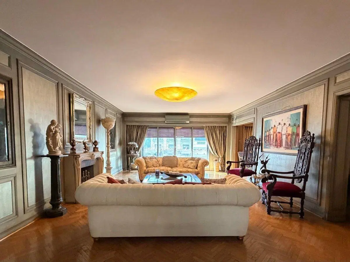 Venta departamento de categoría Recoleta 2