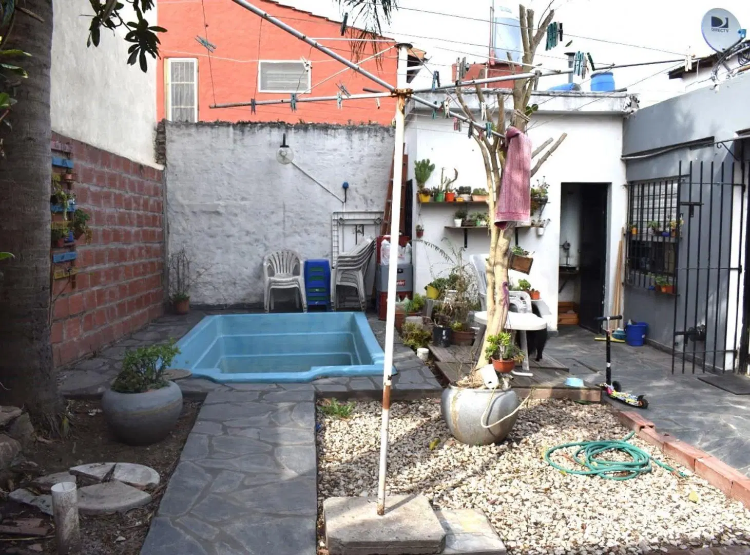 VENTA CASA 3 DORMITORIOS CON PILETA Y JARDIN MERLO 2