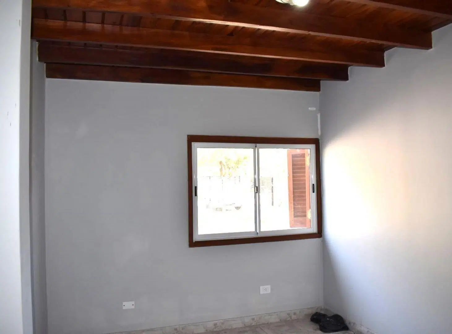 VENTA CASA MULTI-FAMILIAR RECICLADA EN MERLO 2