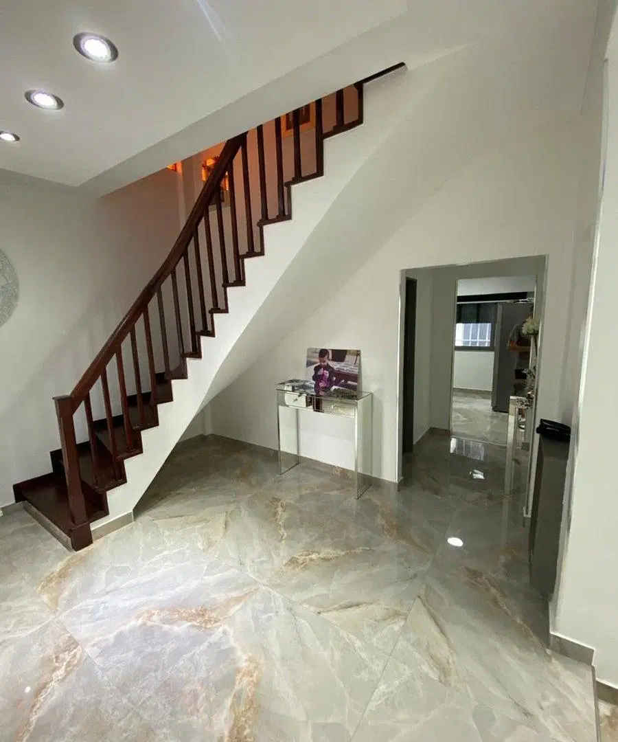 Venta casa de 6 ambientes en Devoto 2