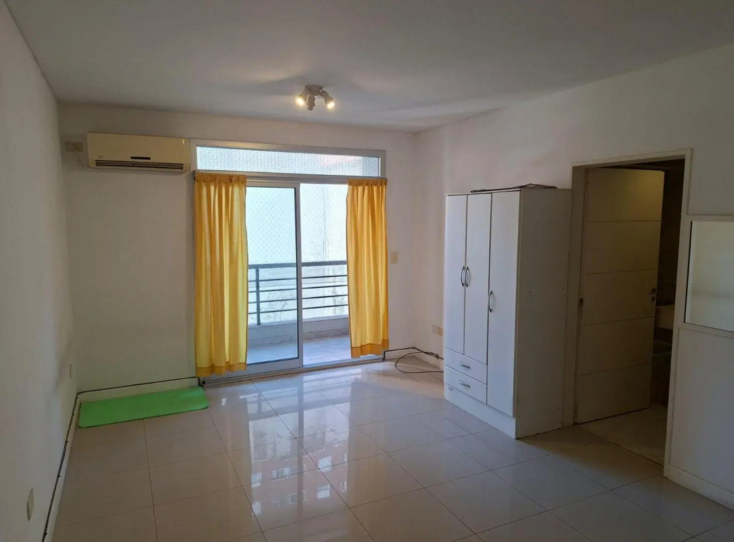 ALQUILER MONOAMBIENTE EN COLEGIALES CON BALCON 2