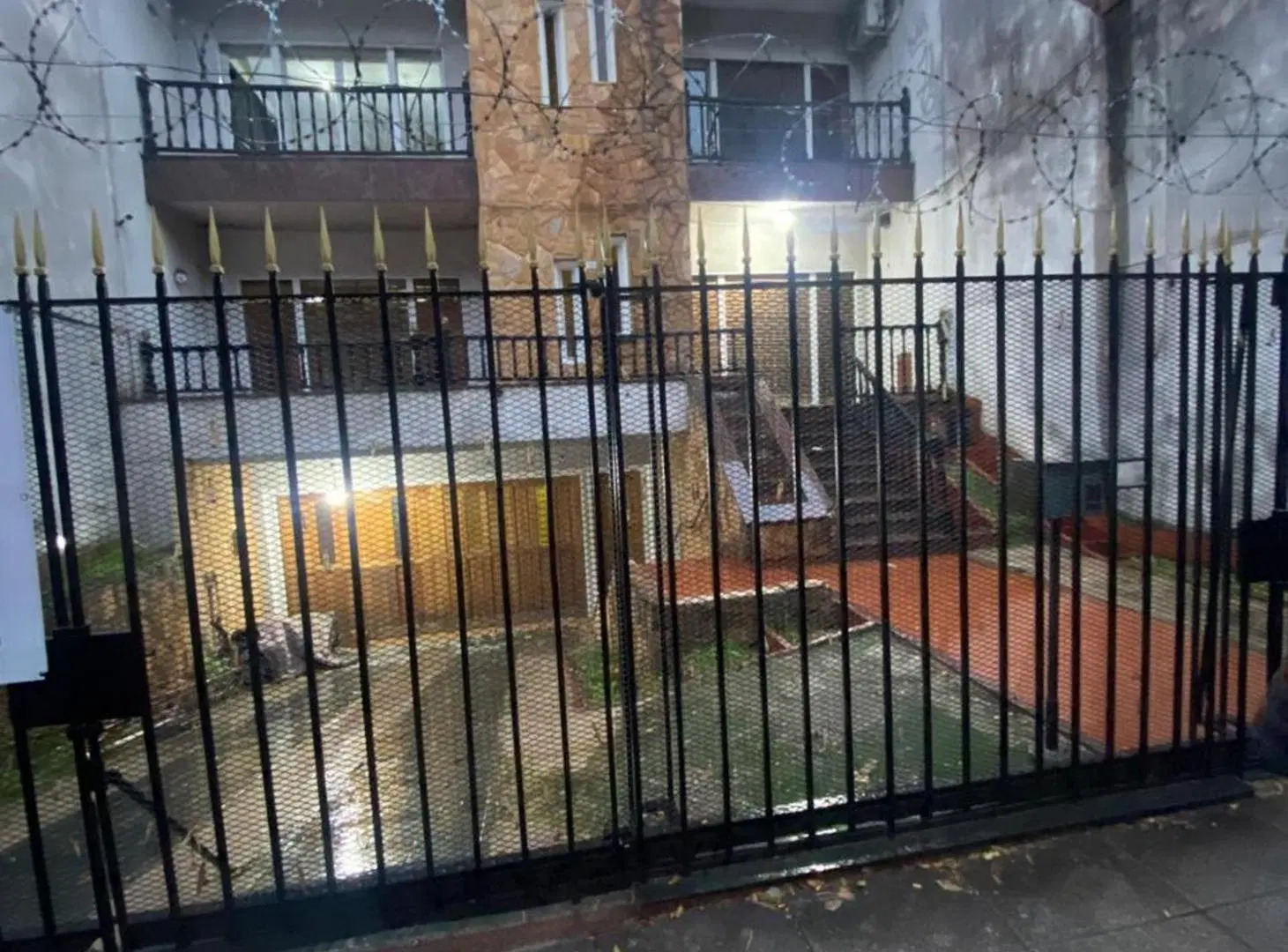 CASA EN VENTA 7 AMBIENTES EN FLORESTA 5