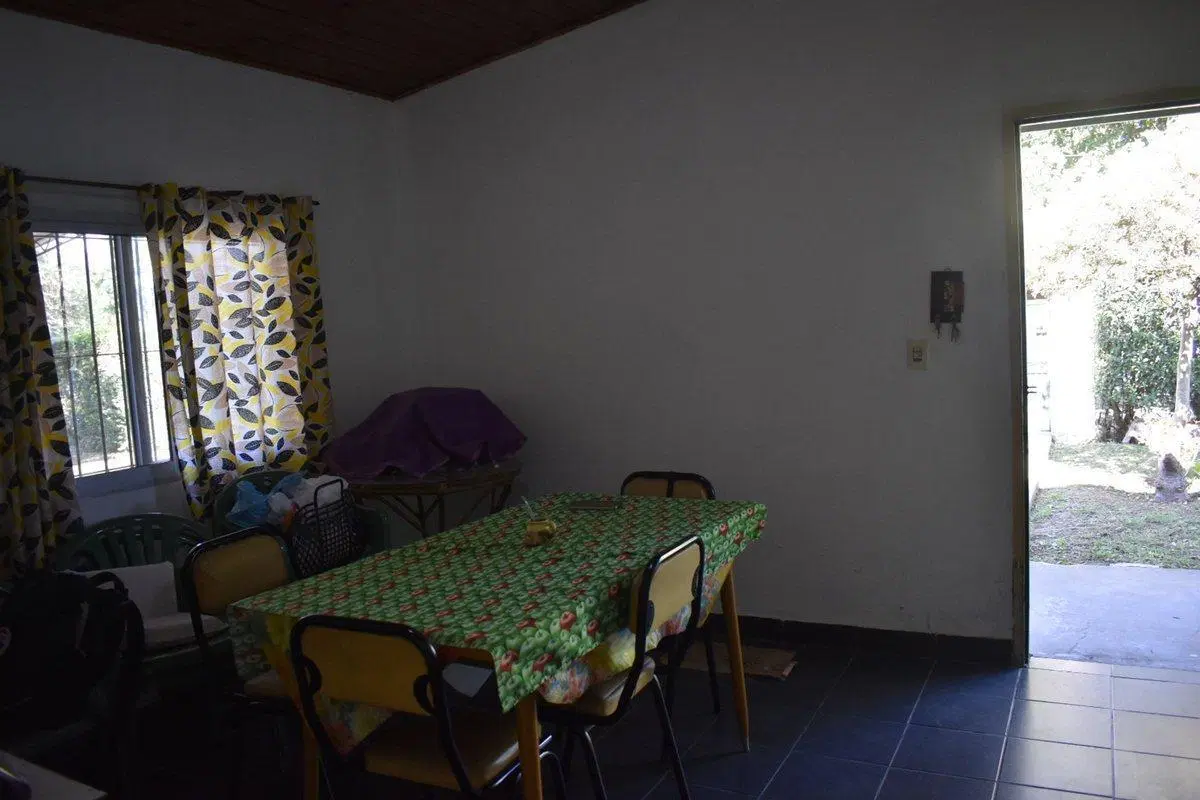 VENTA CASA CON PILETA EN MORENO 4
