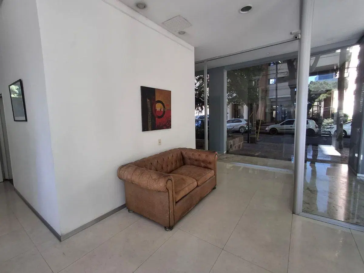Alquiler amoblado depto (piso) 4 amb Olivos c/coch 3