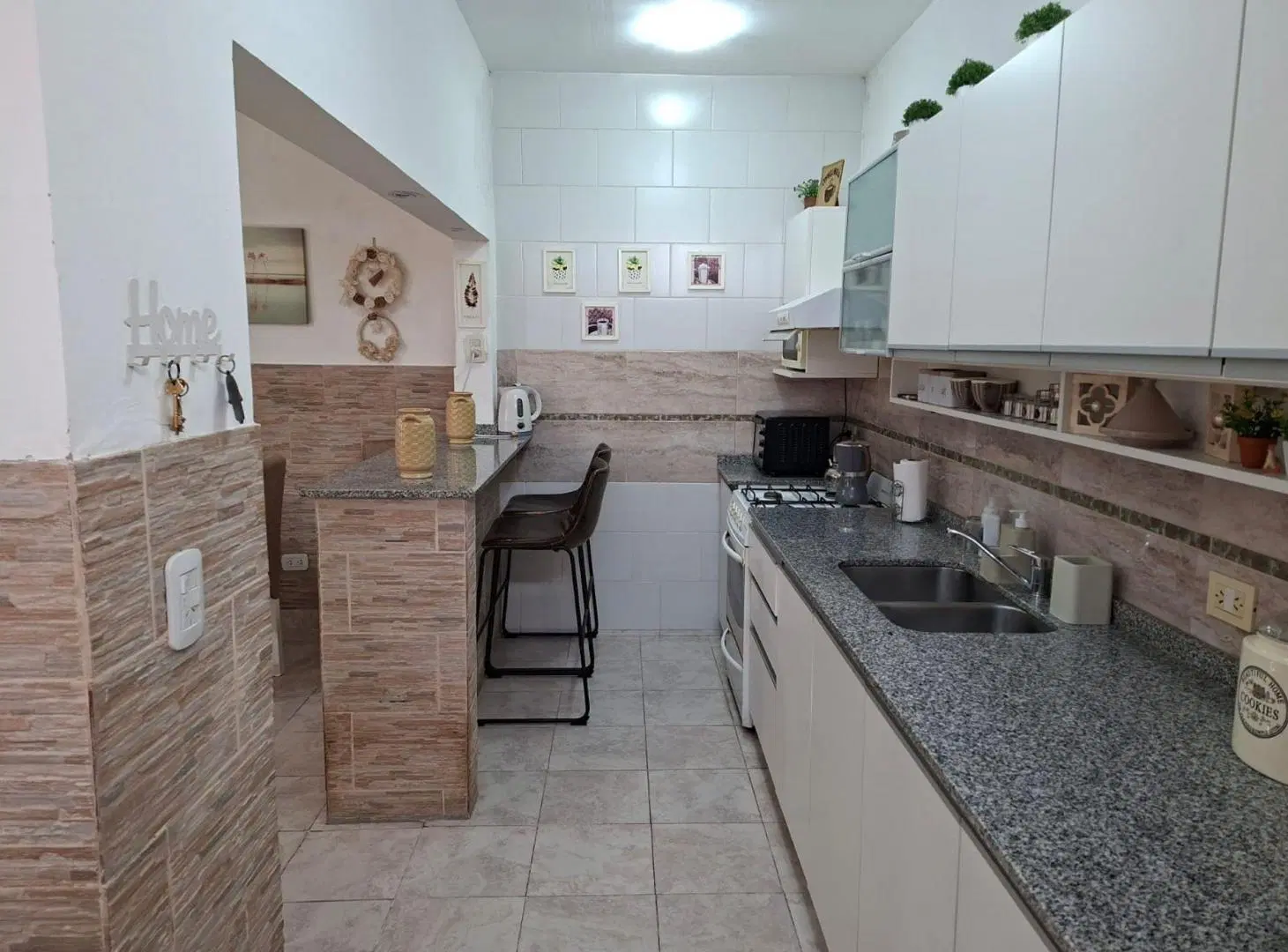 VENTA CASA 2 DORMITORIOS - VIRREYES 2