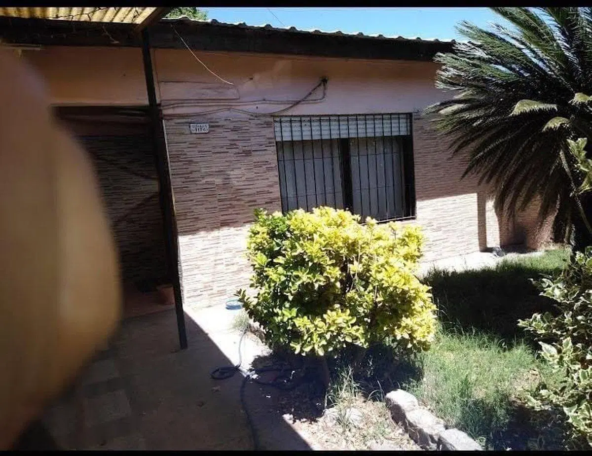 SE VENDE CASA 3 AMBIENTES CON PILETA 8