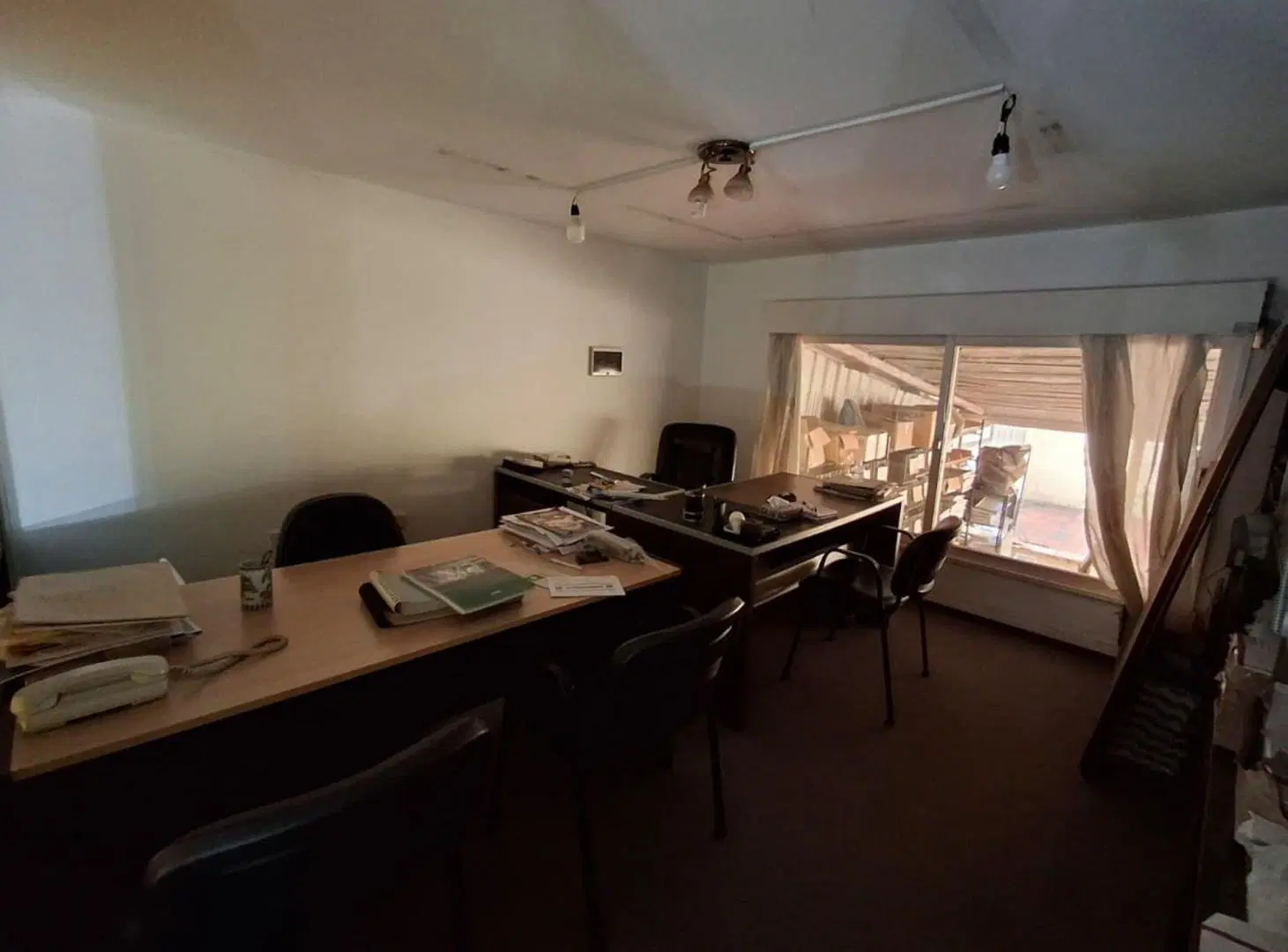 Alquiler Local 102m² Cubiertos + Patio en Florida 5