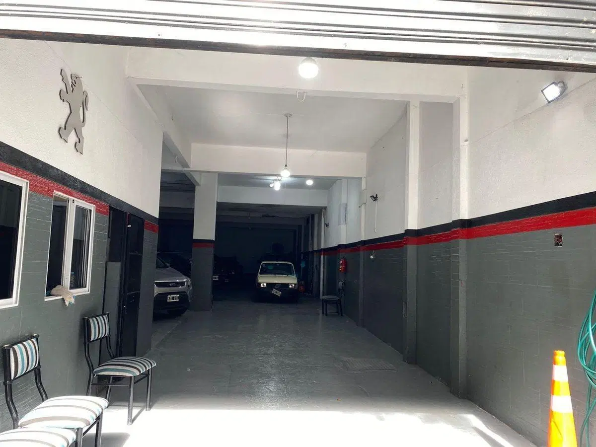 Venta local 260mtrs. Con 2 departamentos 3