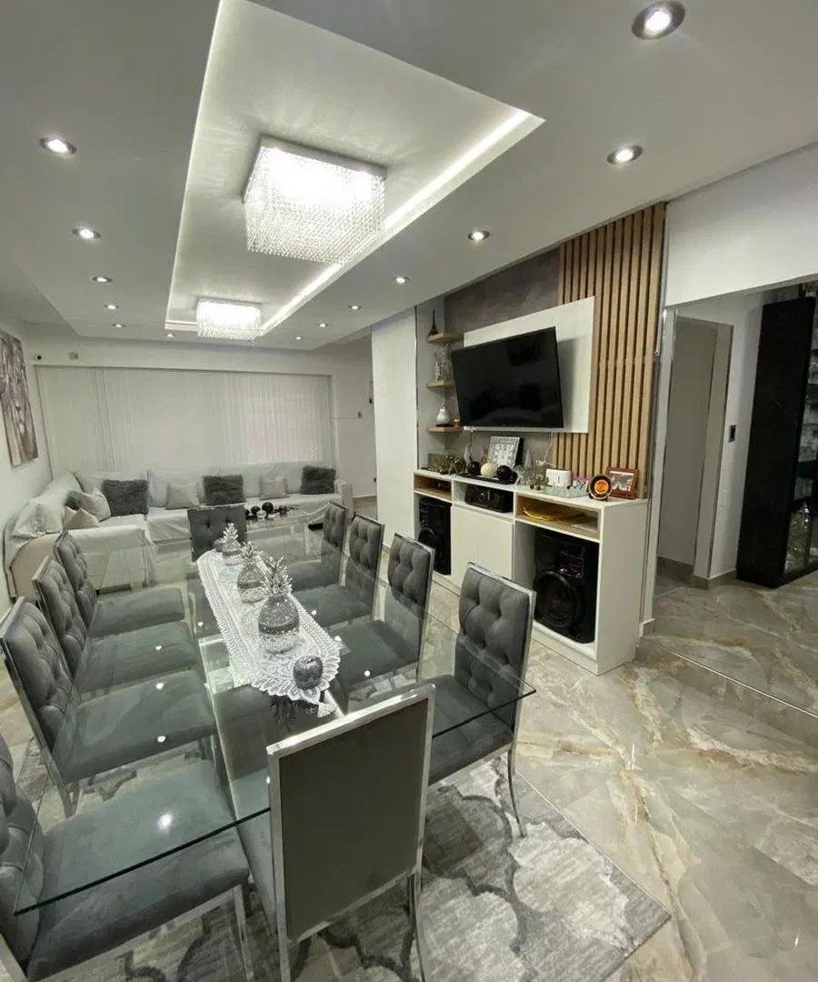Venta casa de 6 ambientes en Devoto 8