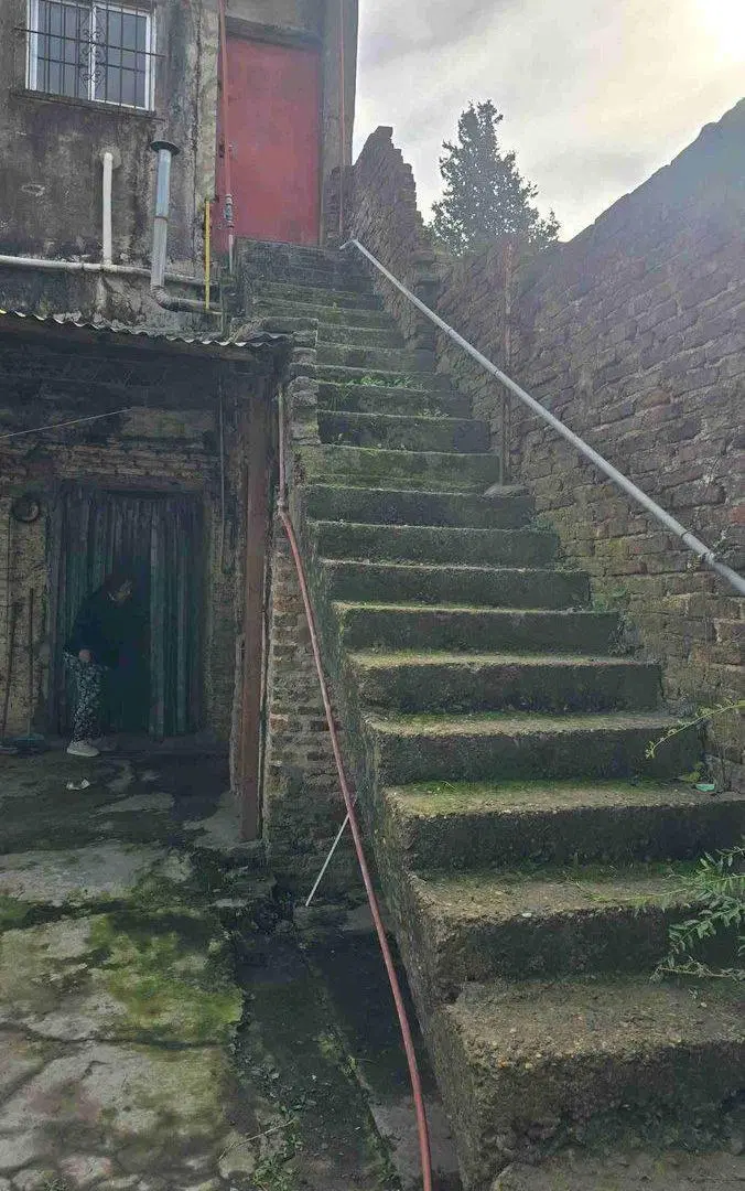 LOCAL Y CASA A REFACCIONAR SOBRE LOTE GRANDE 8