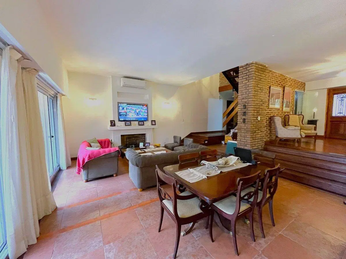 VENTA CHALET EN PUNTA CHICA,   PALACIO SANT SOUCI 2