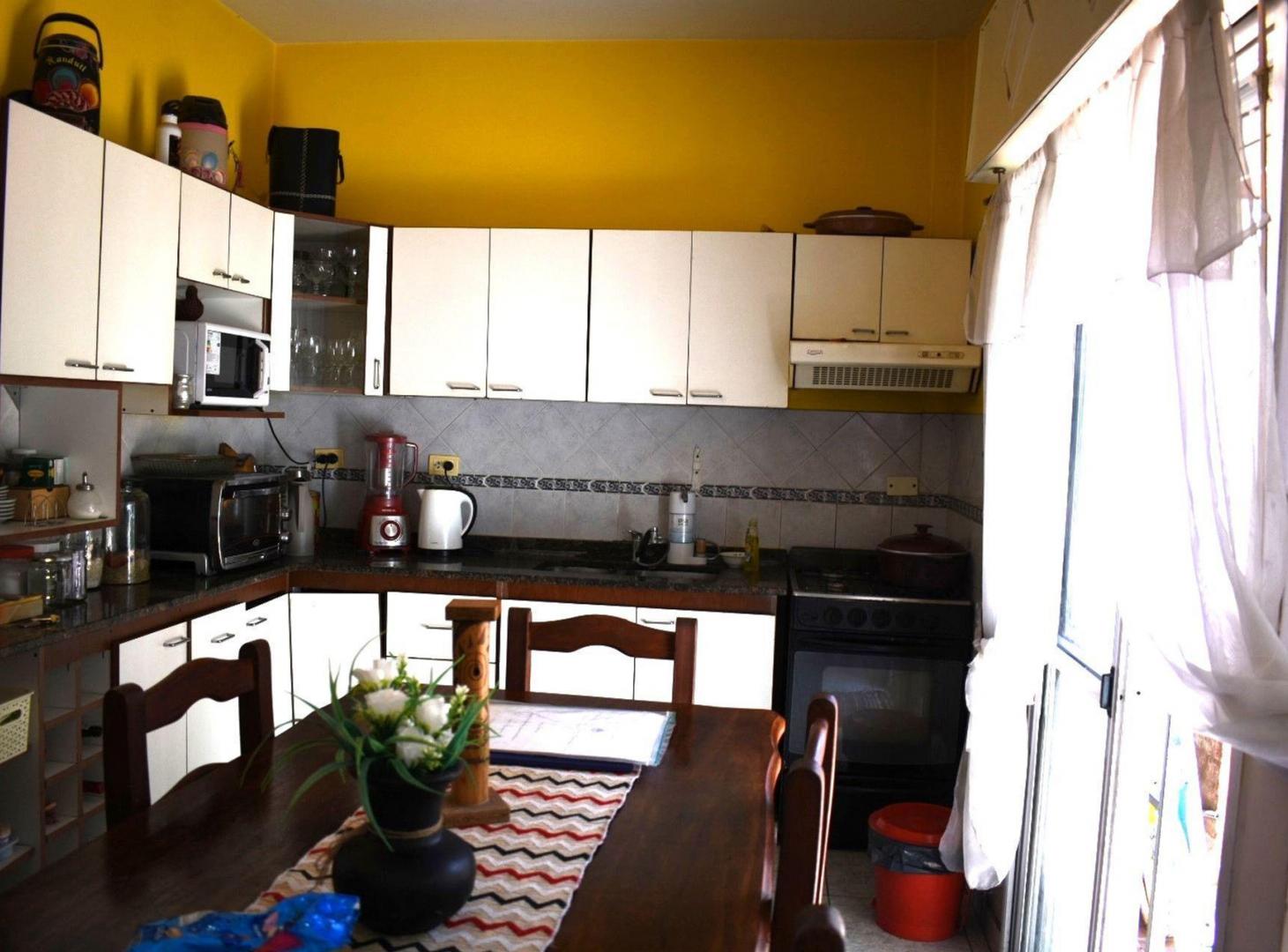 Foto de VENTA CASA CON 11 DEPARTAMENTOS, Nueva Pompeya, imagen 2