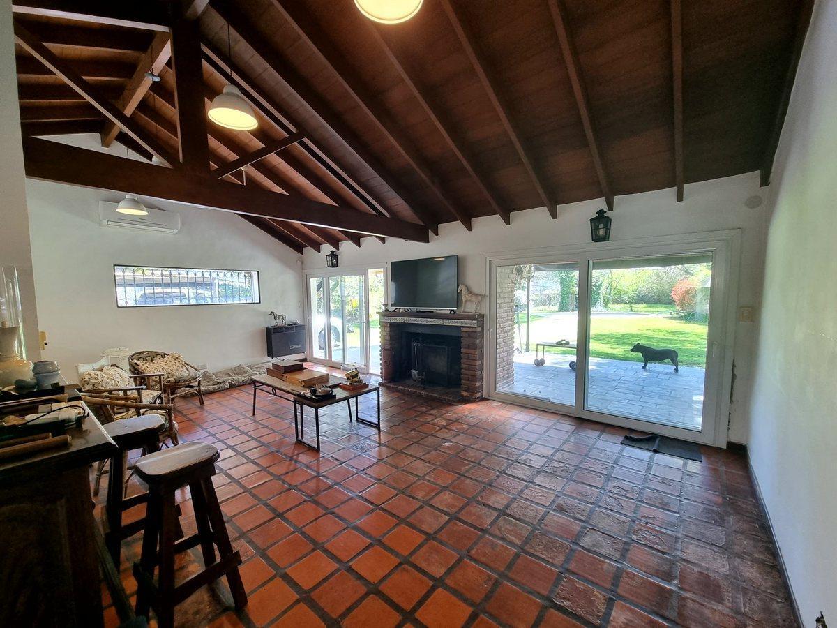 Foto de Venta Casa con terreno de 1.800m², Pablo Nogues., imagen 3