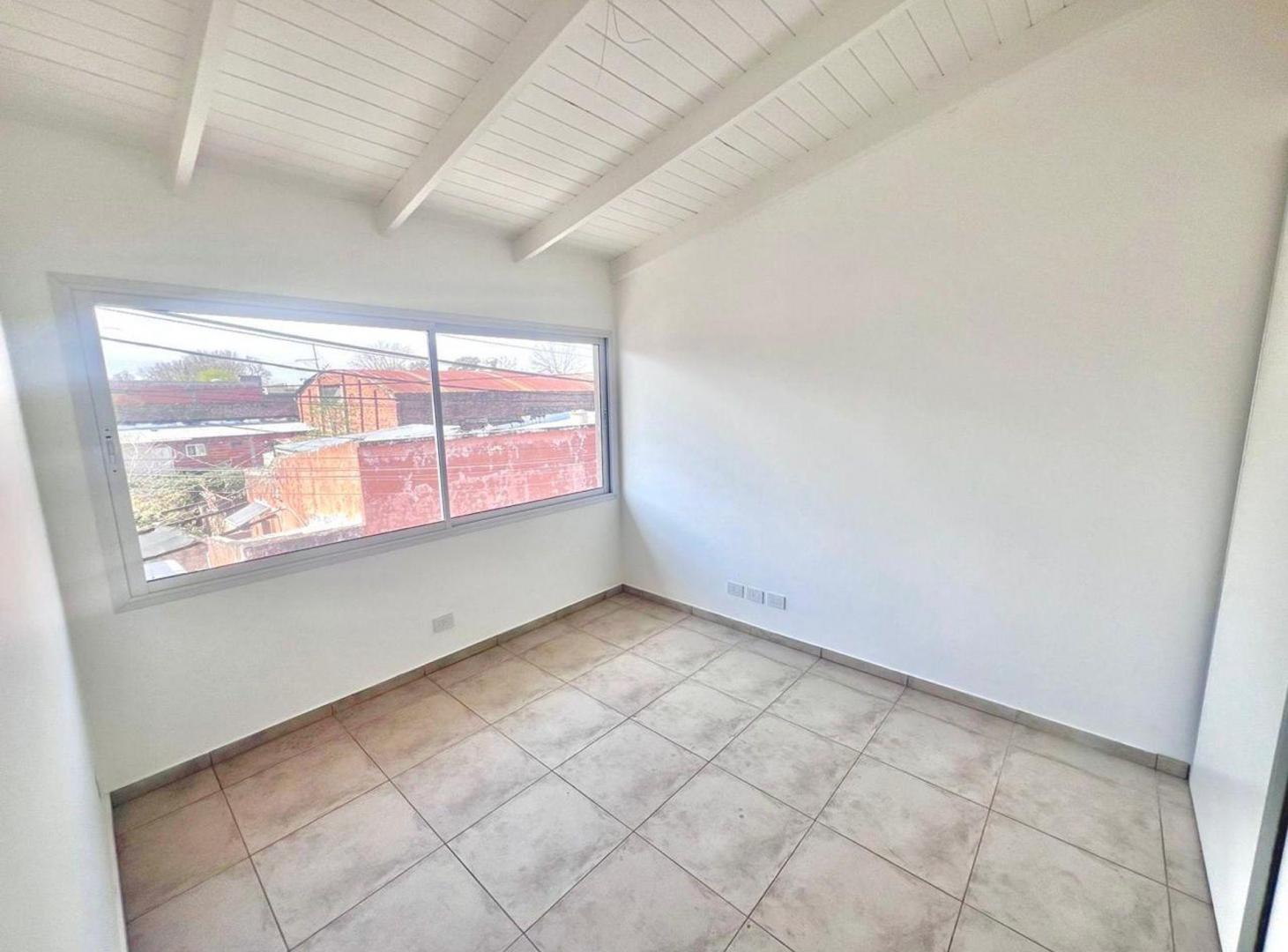 Foto de VENTA 2 AMBIENTES CASA DUPLEX en TIGRE CENTRO, imagen 1