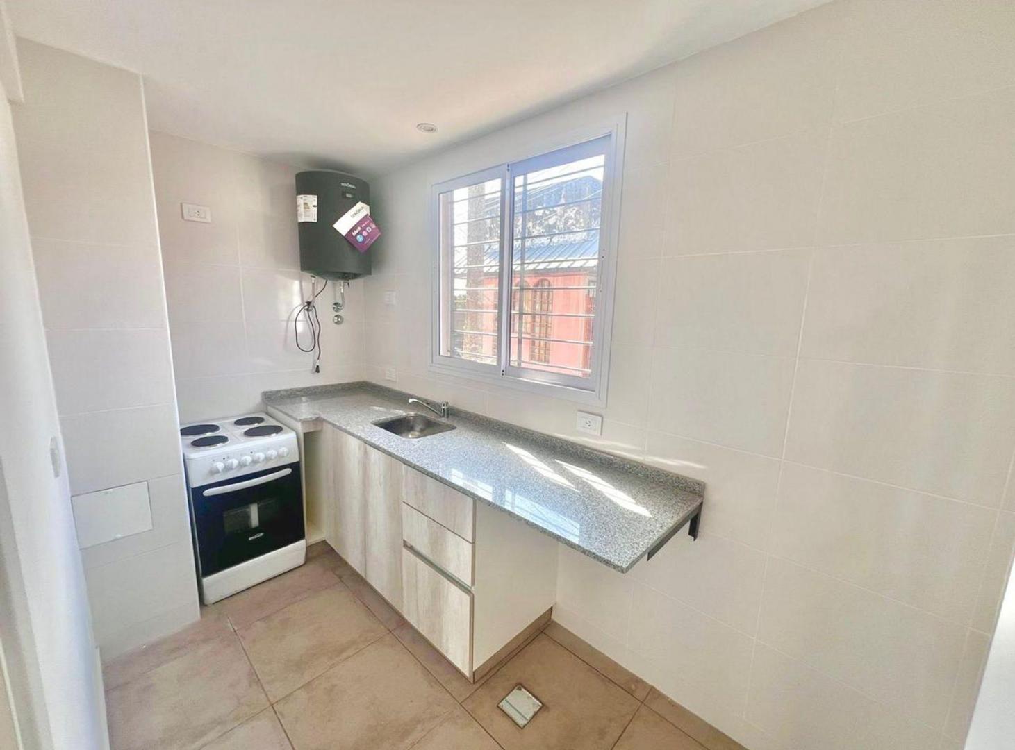 Foto de VENTA 2 AMBIENTES CASA DUPLEX en TIGRE CENTRO, imagen 2