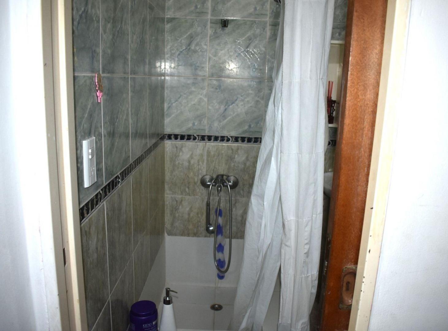 Foto de VENTA CASA CON 11 DEPARTAMENTOS, Nueva Pompeya, imagen 2