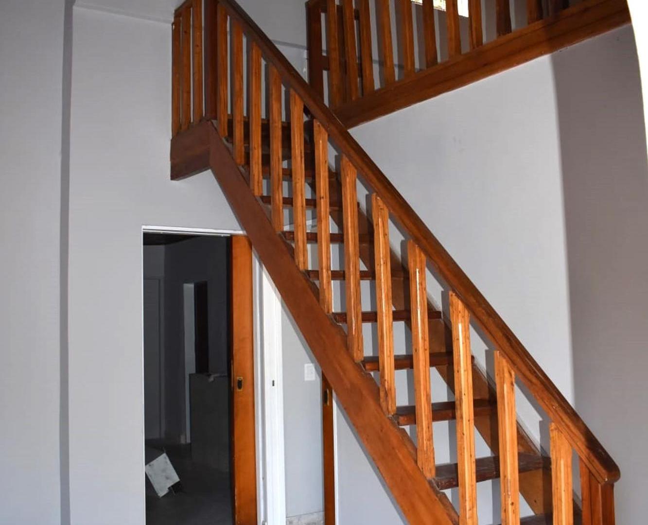 Foto de VENTA CASA MULTI-FAMILIAR RECICLADA EN MERLO, imagen 3
