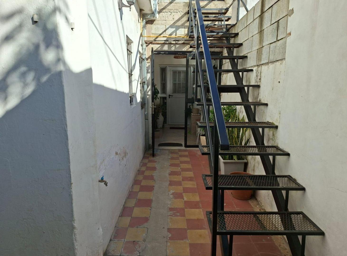 Foto de VENTA CASA 2 DORMITORIOS - VIRREYES, imagen 2