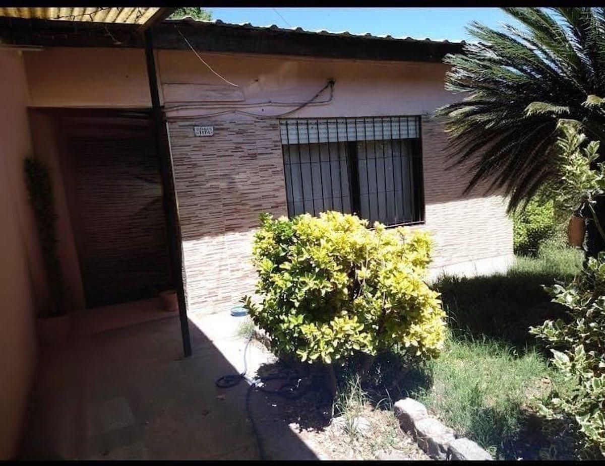 Foto de SE VENDE CASA 3 AMBIENTES CON PILETA, imagen 2
