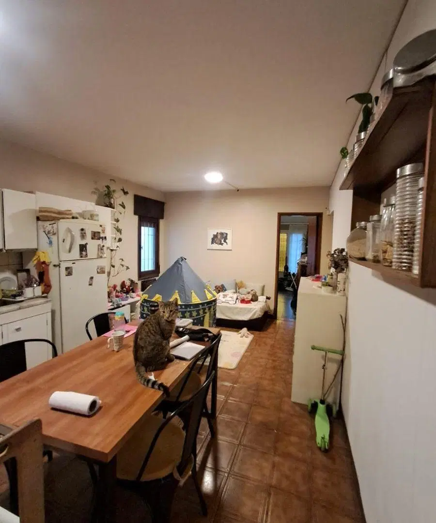 Casa de tres dormitorios apto crédito en barrio las flores 1