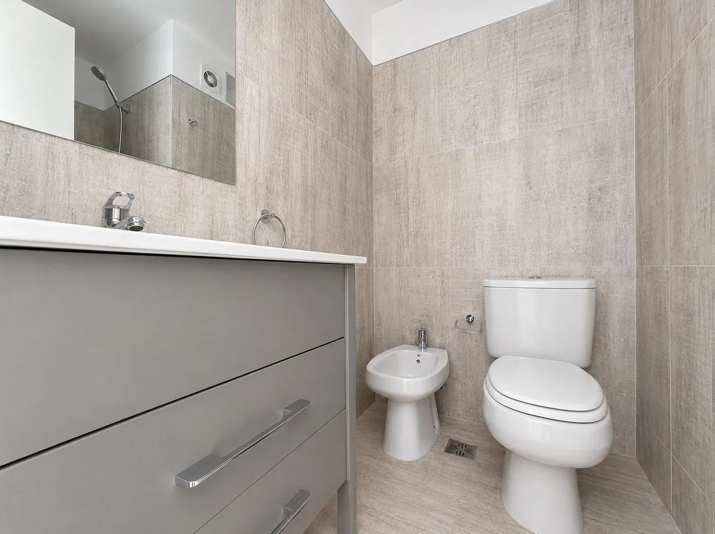 VENTA DEPARTAMENTO DOS DORMITORIOS CON BALCÓN SEXTO PISO CONTRAFRENTE 2
