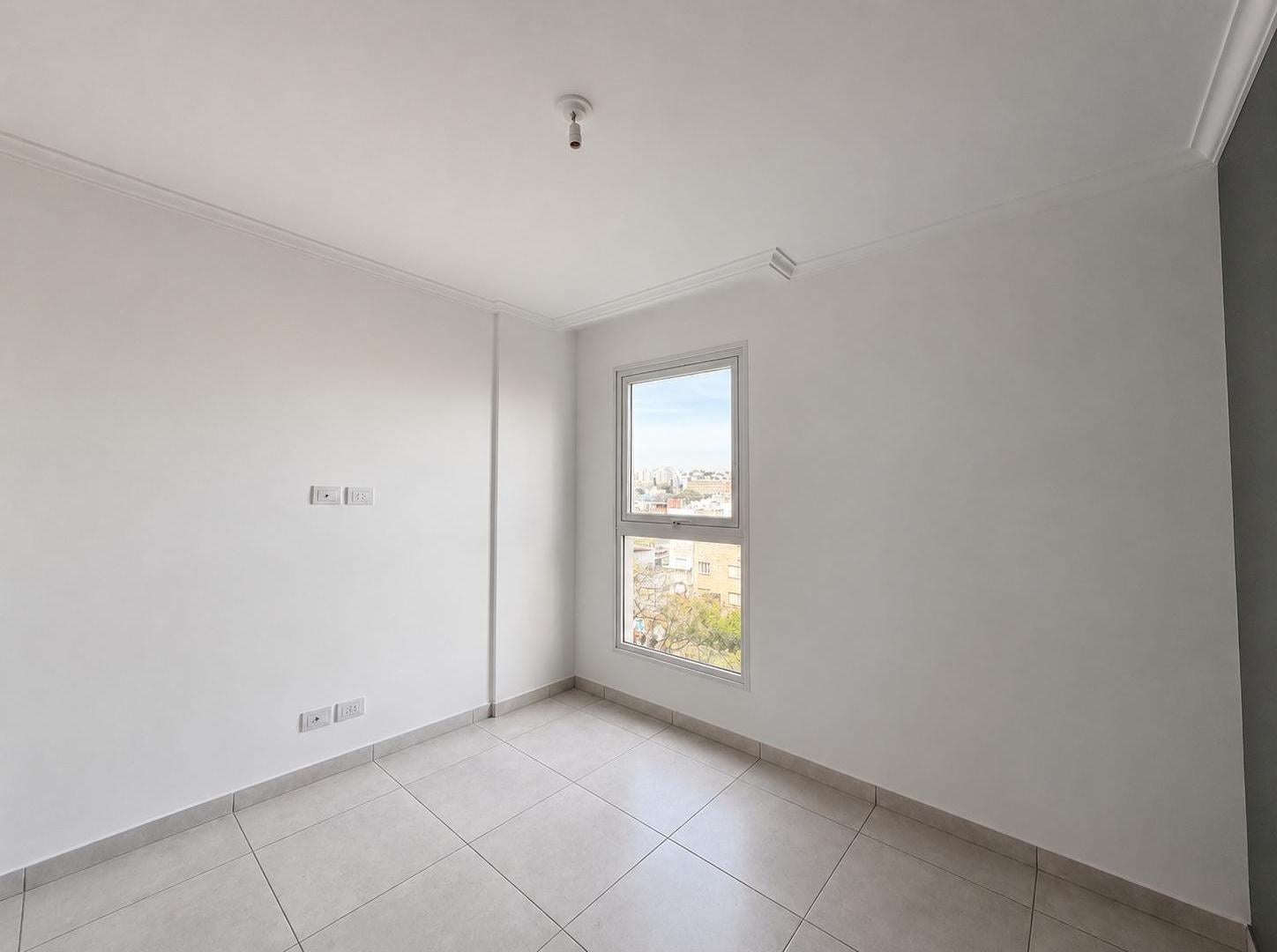 ALQUILER UN DORMITORIO CON AMENITIES Y BALCON
