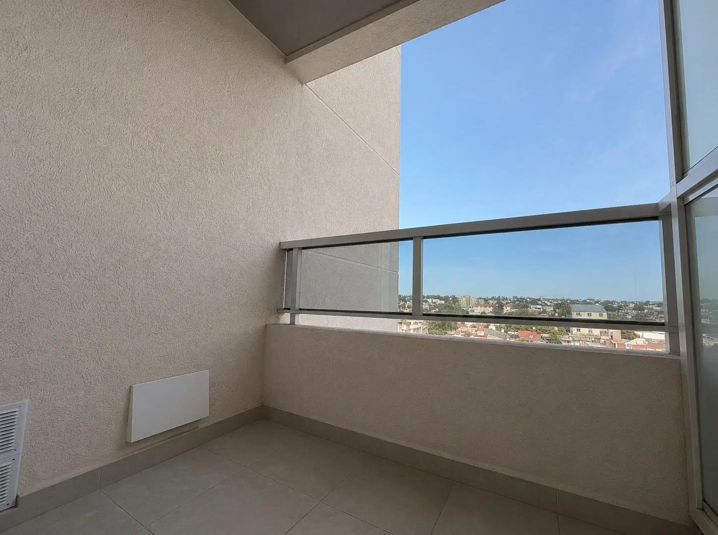 ALQUILER UN DORMITORIO CON AMENITIES Y BALCON 3