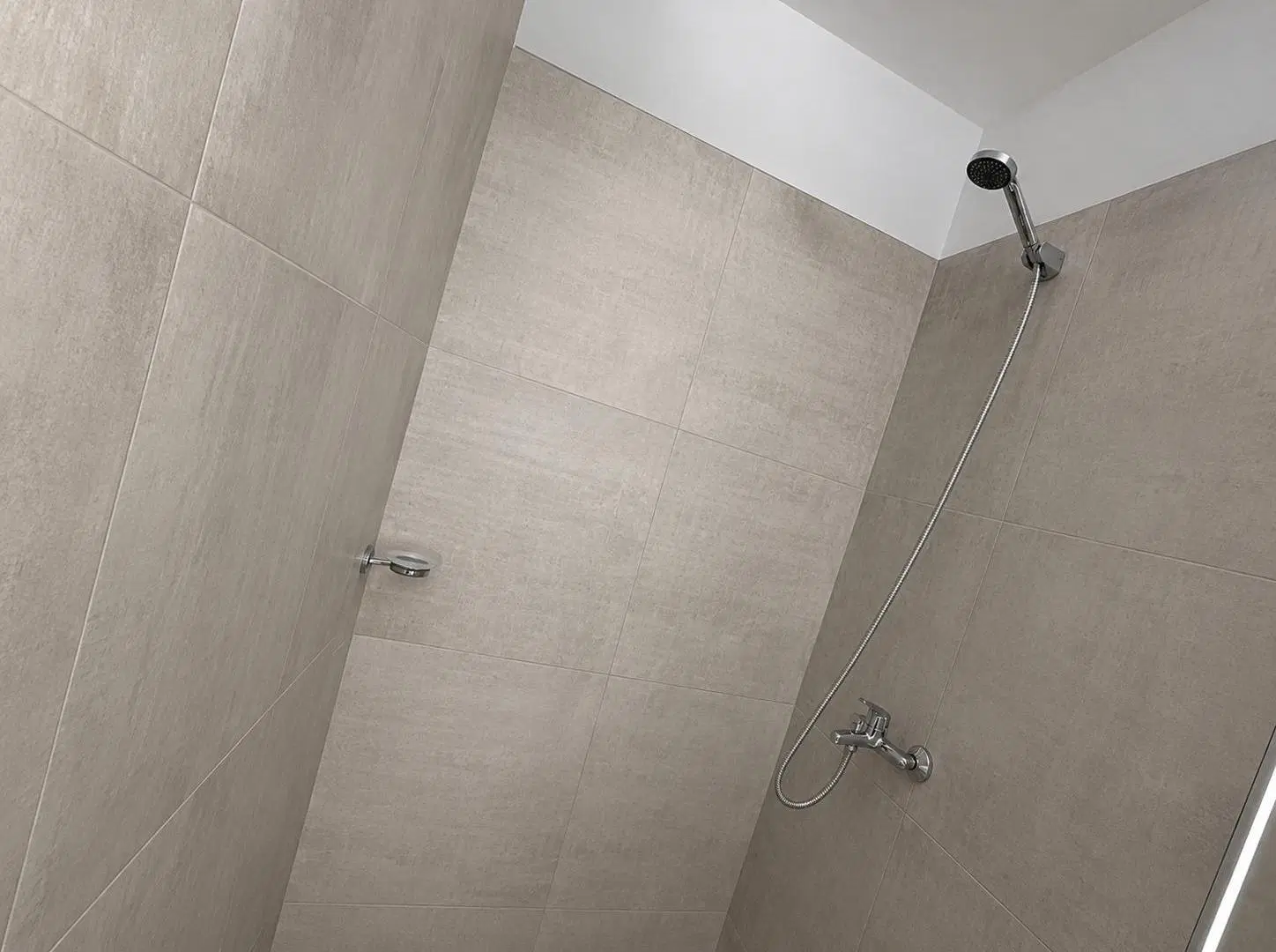 ALQUILER UN DORMITORIO CON AMENITIES Y BALCON 4