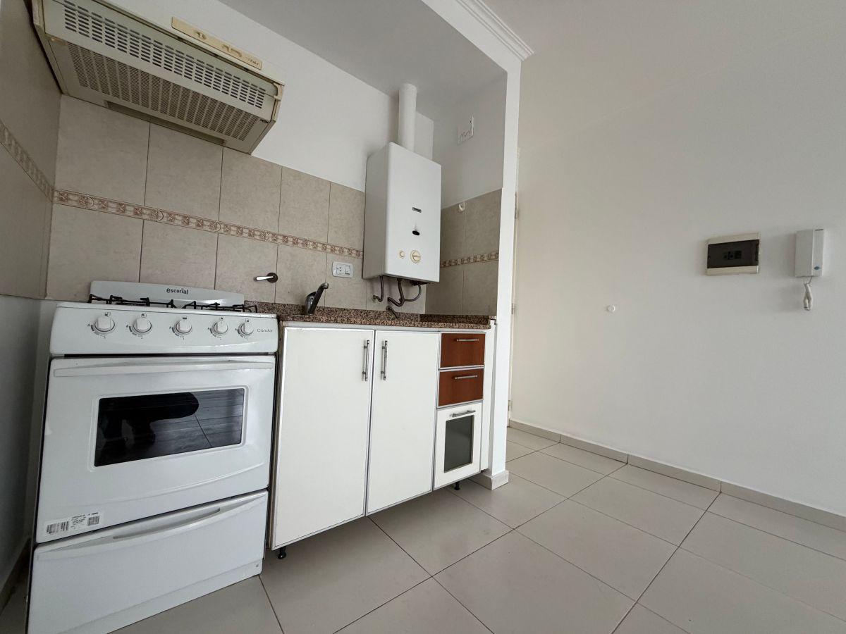 Foto de ALQUILER UN dormitorio CON BALCÓN 8 Vo piso Alto Villasol, imagen 1