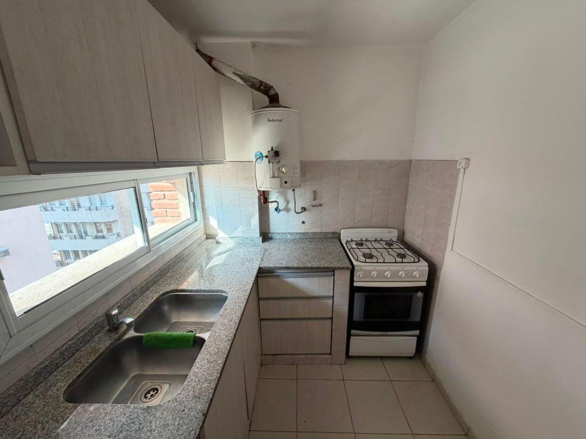 Foto de Vendo departamento 1 dormitorio con doble balcón - Centro - a metros de, imagen 4