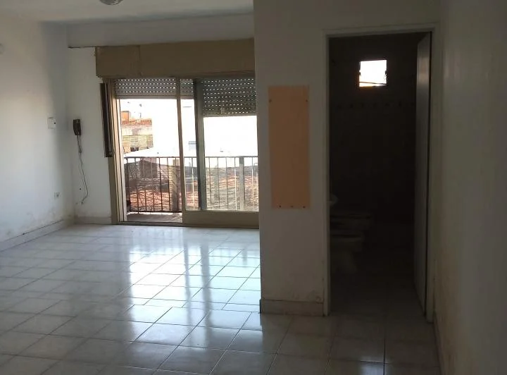 Dueño alquila Depto 3 amb amplio 3 piso x Esc ( Todo Balcón al frente ) 3