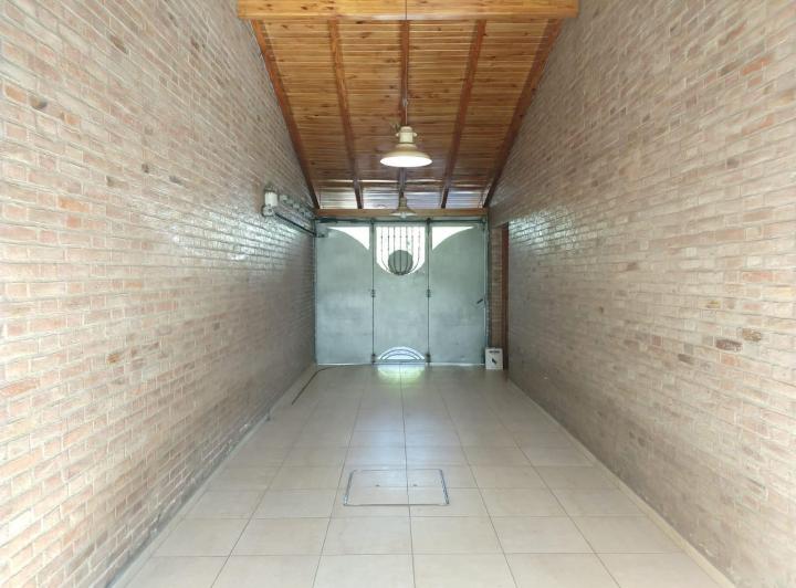 Venta Impresionante casa en Venta en San Rafael, a metros del Mall. Lote 1000m2 5