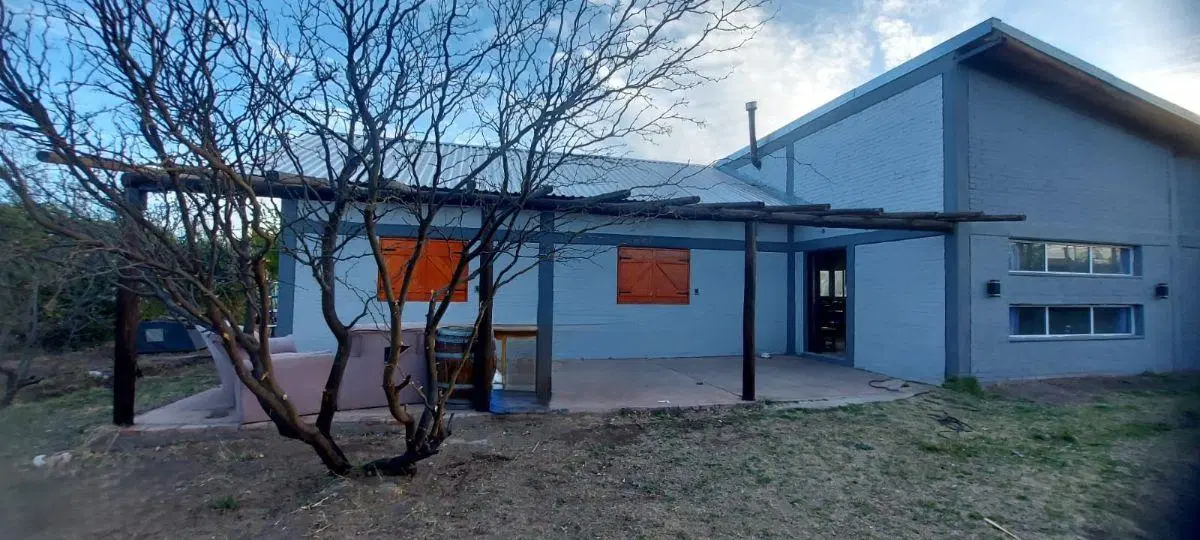 Casa en Venta c/ cochera 2000m2 de parque en Las Paredes, en San Rafael, Mza 3