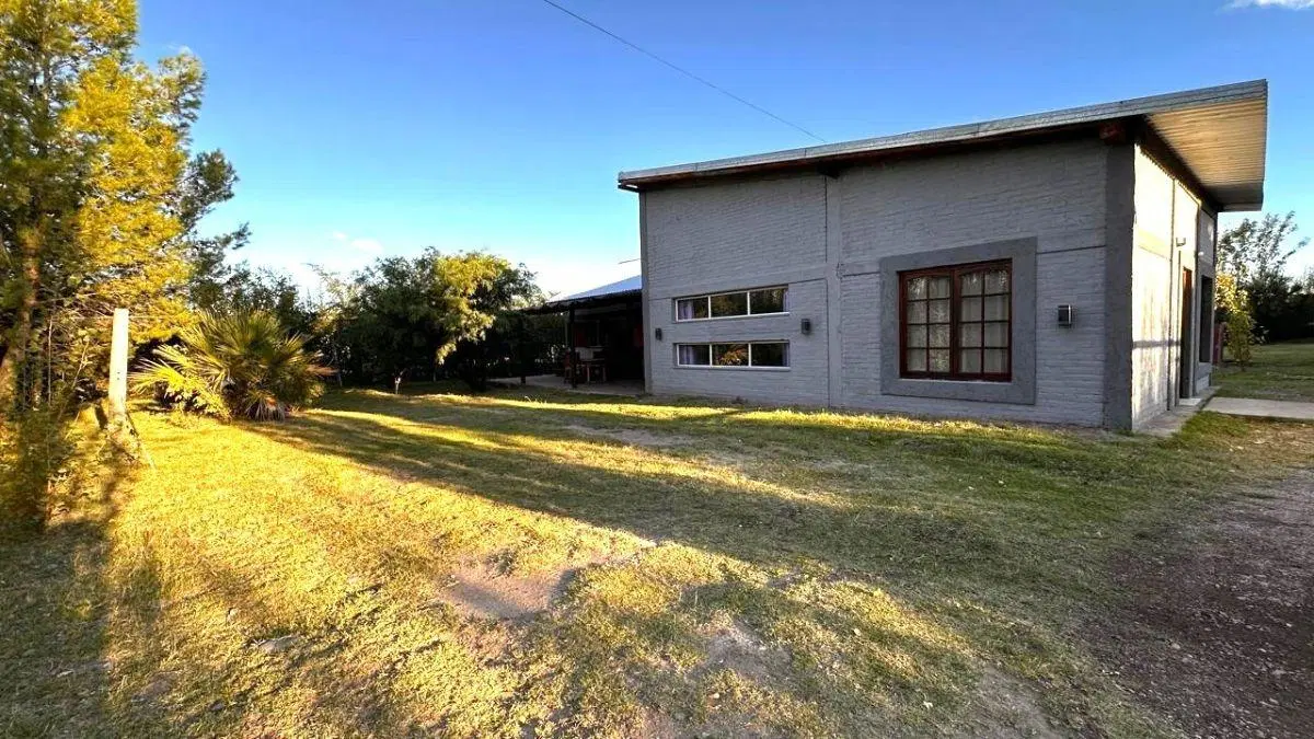 Casa en Venta c/ cochera 2000m2 de parque en Las Paredes, en San Rafael, Mza 4
