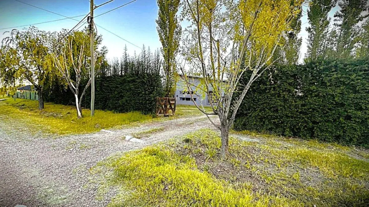 Casa en Venta c/ cochera 2000m2 de parque en Las Paredes, en San Rafael, Mza 1