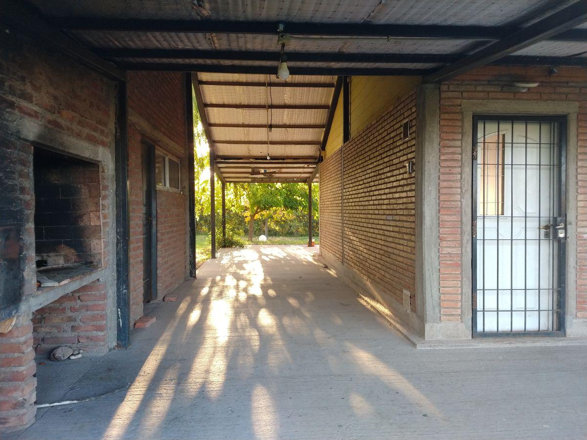 Foto de CASA EN VENTA TERRENO DE 3074M2 , 3 HABITACIONES Y PILETA, imagen 2