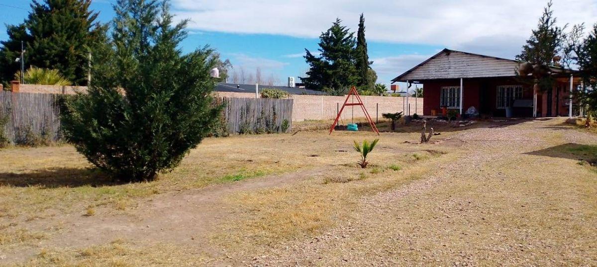 Foto de CASA EN VENTA, 1700M2 , 3 habitaciones, cocheras-Todos los servicios, imagen 1
