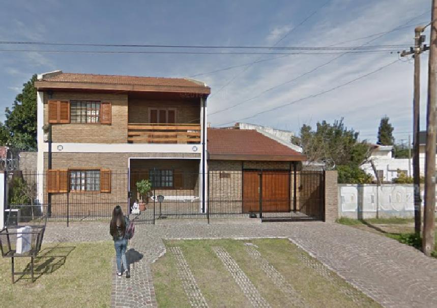 CHALET AV.12 DE OCTUBRE FLORENCIO VARELA (Consulte por Financiación)