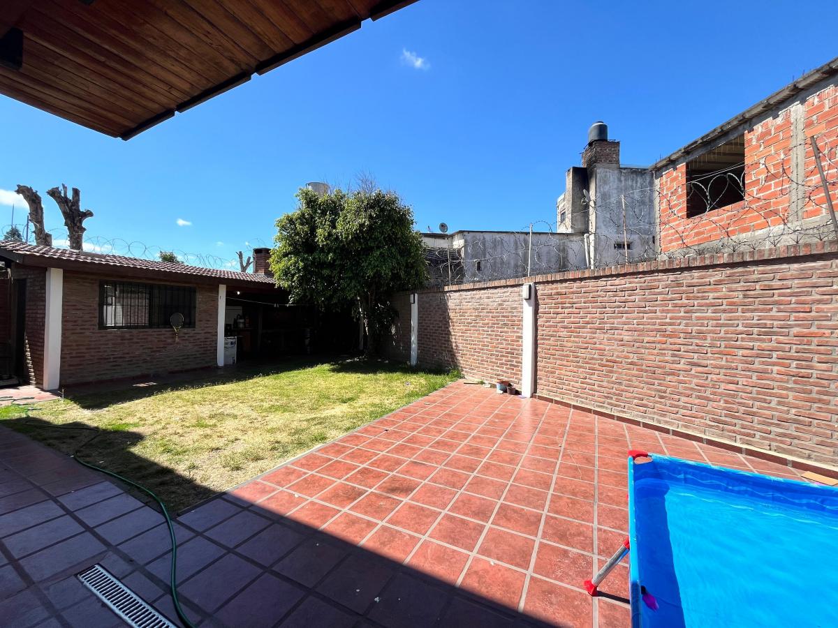 Chalet en Venta Calle 12 de Octubre 4