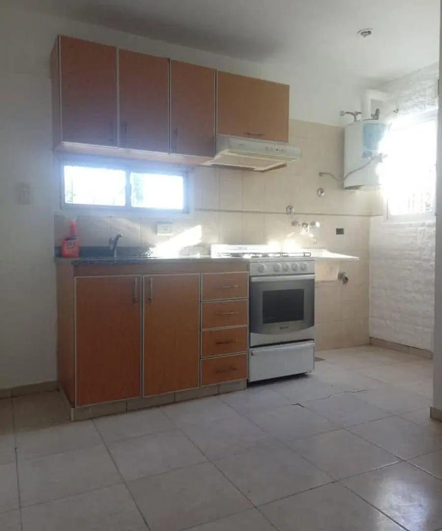 Departamento de 30 m² con 1 dormitorio en alquiler en Florencio Varela 4
