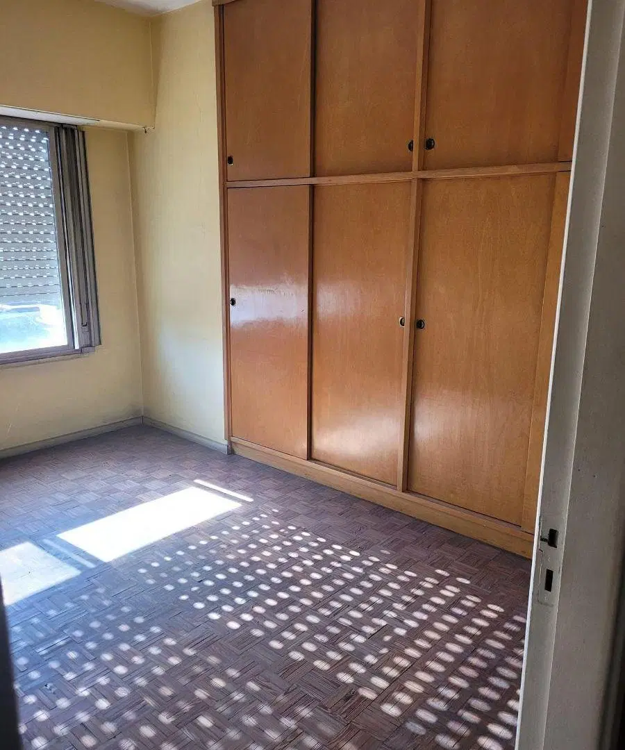 Departamento con 2 dormitorios en alquiler en Florencio Varela 4